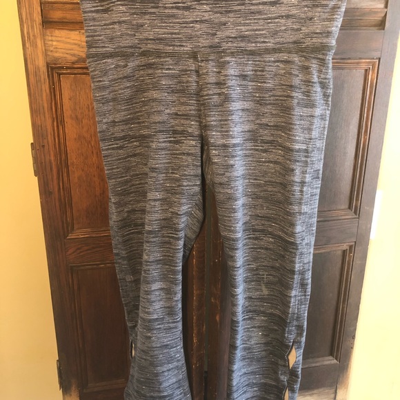 aerie Chill, Play, Move 3/4 Crop Hi-Rise Legging L - Picture 1 of 4